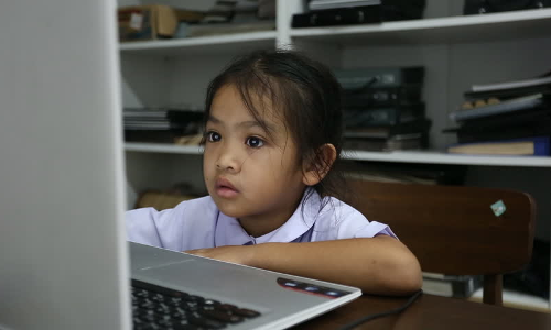 పిల్లలకు శాపంగా మారుతున్న తల్లిదండ్రులు పిల్లలకు శాపంగా మారుతున్న తల్లిదండ్రులు