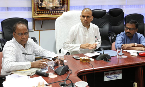 దావాతో పరువు పోతున్నదెవరిది? దావాతో పరువు పోతున్నదెవరిది?