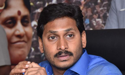 నాన్నకు ప్రేమతో.. జగన్ అరుదైన..