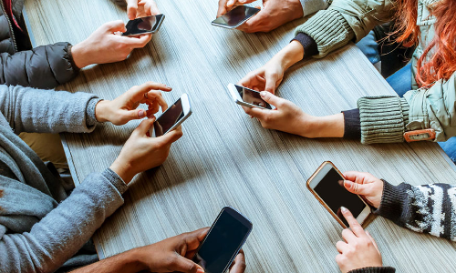 ఫోన్‌ పక్కనుంటే మైండ్‌ పనిచేయదని తేల్చిన సర్వే