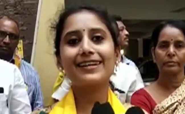 మాపై దౌర్జన్యానికి దిగుతున్నారు : నందమూరి దీపిక