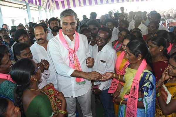 మనసు దోచే యత్నమా? నిజమైన భావోద్వేగమా?