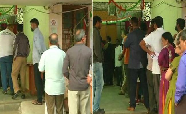 క్యూలో అల్లు అర్జున్, ఓటు హక్కును వినియోగించుకున్న పీవీ సింధు, రాజమౌళి