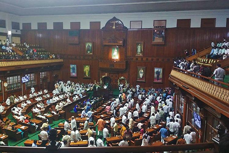 బలపరీక్షలో కుమారస్వామి ఘన విజయం