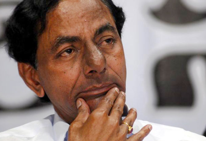 కేసీఆర్ సారథ్యంలో.. థర్డ్ ఫ్రంట్.. సాధ్యమేనా?