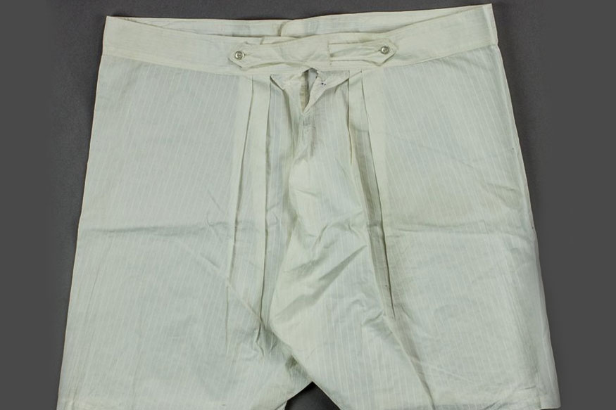 హిట్లర్ షార్ట్‌కు వేలంలో భలే గిరాకీ!