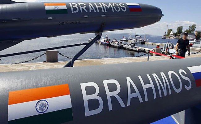 పాకిస్తాన్ గూఢచారి అరెస్ట్..