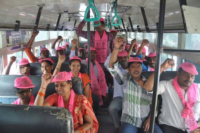 టీఆర్ఎస్‌ను వెంటాడుతున్న ఆ ముగ్గురెవరు?