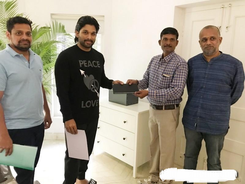 పవన్ పిలుపు మేరకు తిత్లీ బాధితుల కోసం మరోసారి బన్నీ సాయం