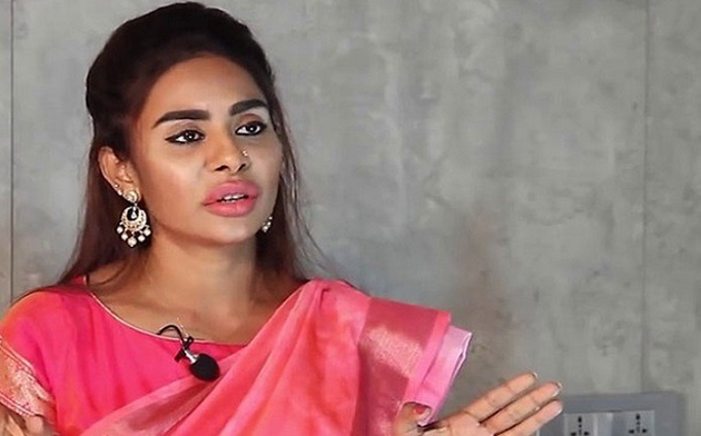 శ్రీరెడ్డి ఆడియో టేపులో వైసీపీ ప్రస్తావన