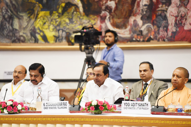 రాష్ర్టాలకు స్వేచ్ఛనివ్వాలి రాష్ర్టాలకు స్వేచ్ఛనివ్వాలి