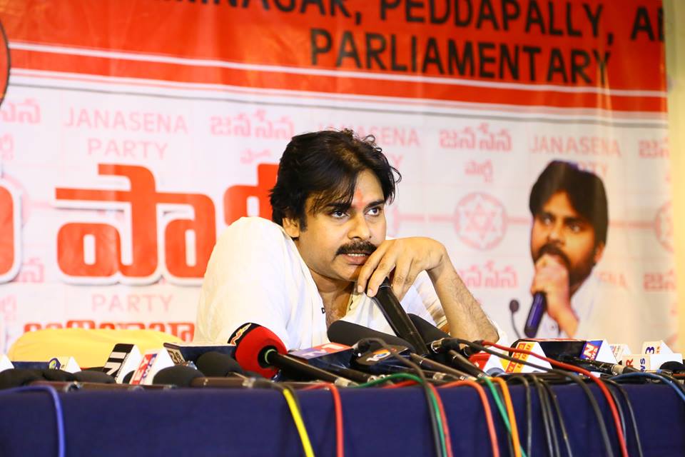 ప‌వ‌న్ ప‌ర్య‌ట‌న‌కు టీఆర్ఎస్ ఏర్పాట్లు చేస్తోందా..?