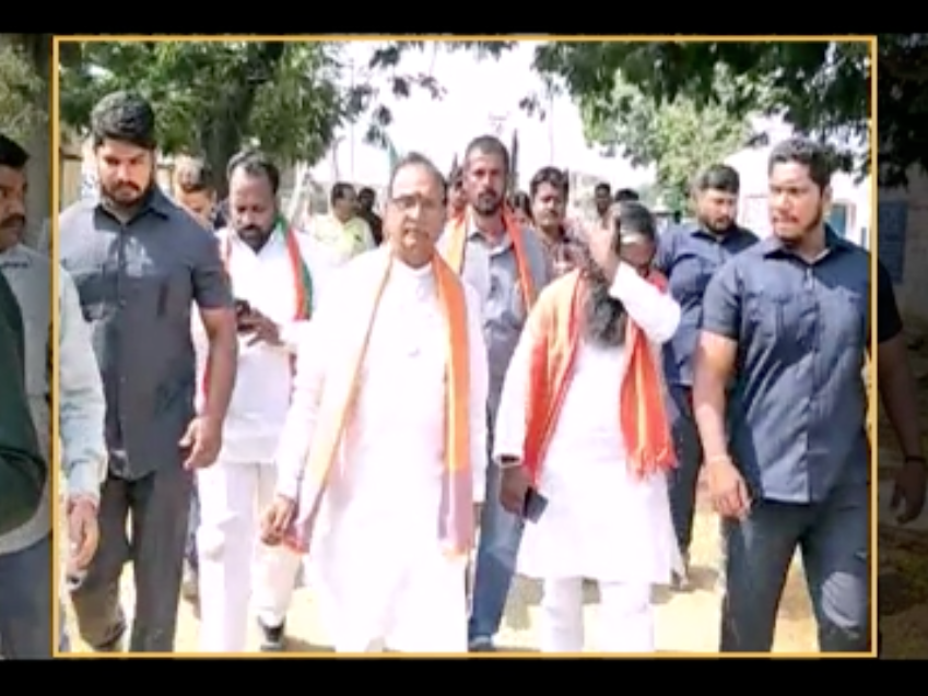 బాడీ బిల్డర్లతో ధూం ధాం ప్రచారం.. ఎన్నికల్లో హాట్ టాపిక్ బాడీ బిల్డర్లతో ధూం ధాం ప్రచారం.. ఎన్నికల్లో హాట్ టాపిక్