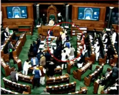 లోక్‌సభలో ఆసక్తికర సన్నివేశం..టీడీపీ ఎంపీలతో సోనియా మంతనాలు!