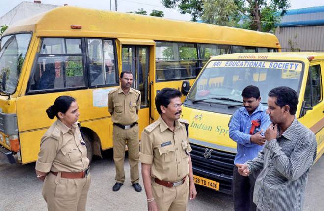 ఫిట్‌నెస్‌ ఫ్రాడ్‌... ఆర్టీవోలో లంచాల రాజాలు!!