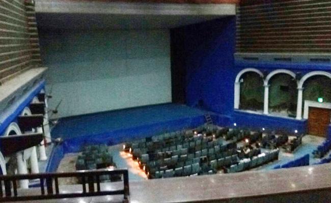 ఫేస్‌బుక్‌లో పరిచయం..థియేటర్‌లో అత్యాచారం