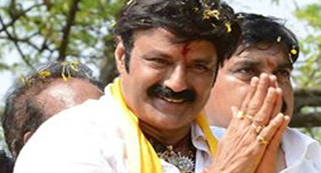 ఆ రోజుల్లో మరి నాన్నగారూ.... ఈ రోజుల్లో మరి అబ్బాయ్ గారు!! ఆ రోజుల్లో మరి నాన్నగారూ.... ఈ రోజుల్లో మరి అబ్బాయ్ గారు!!