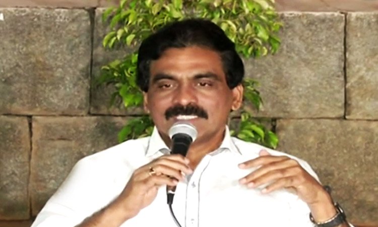 లగడపాటి జోస్యం నిజమైతే కూటమి స్టెప్పులేంటి? లగడపాటి జోస్యం నిజమైతే కూటమి స్టెప్పులేంటి?