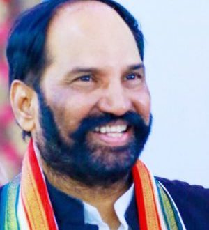 ఉత్తమ్‌ యుద్దం వెనుక ఆరుగురి బలగం... ఎవరా ఆరుగురు?