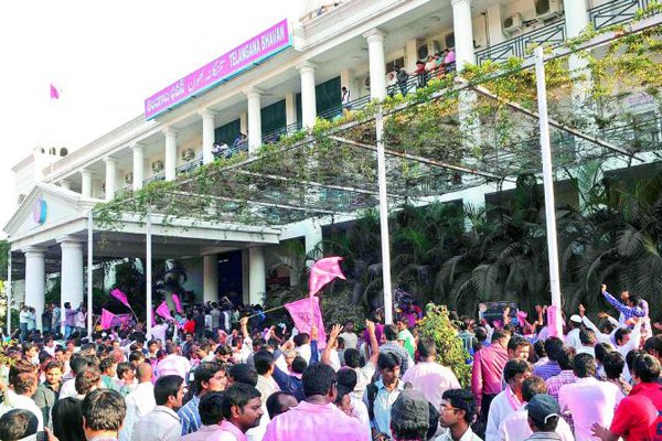 సెంటిమెంట్‌తో ఆయింట్‌మెంట్‌!! అసమ్మతి దారికొస్తుందా?