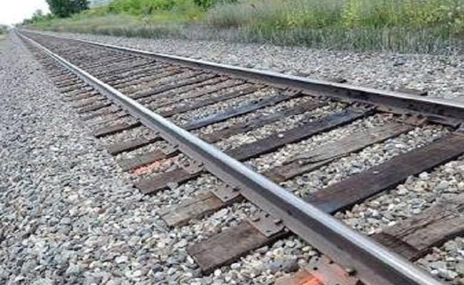 ప్రేమజంట ఆత్మహత్యాయత్నం.. ప్రాణాలతో పోరాడుతున్న ప్రియురాలు