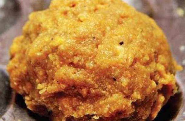 బూజు లడ్డూలు... నారసింహా ఇవేమీ ప్రసాదాలు బూజు లడ్డూలు... నారసింహా ఇవేమీ ప్రసాదాలు