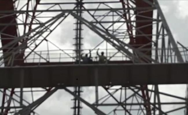 టిక్కెట్ల కేటాయింపుపై తీవ్ర ఆందోళన...శ్రీకాంతాచారి తల్లికి టికెట్‌ ఇవ్వాలని..