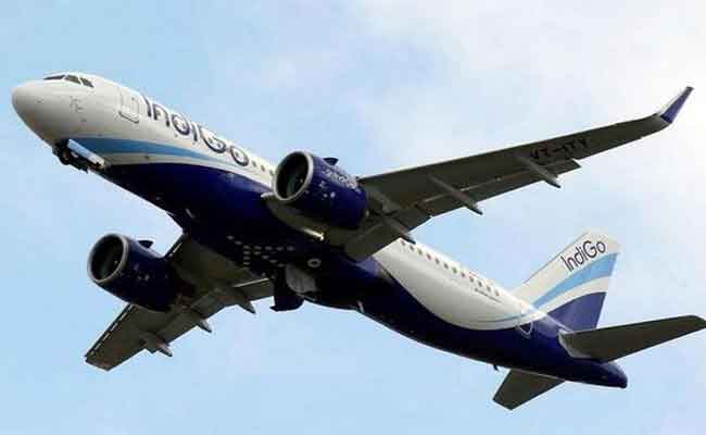 తృటిలో తప్పిన ప్రమాదం : విమానం ఎమర్జెన్సీ ల్యాండింగ్‌