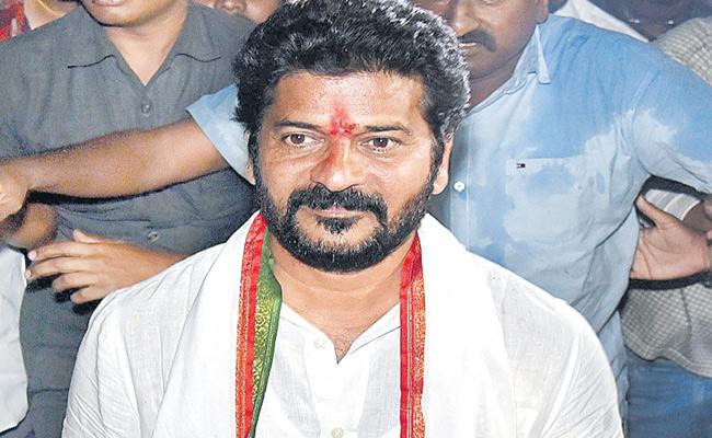 రేవంత్‌తో పాటు కొండల్ రెడ్డి, అయన భార్య వాణికి కూడా నోటీసులు