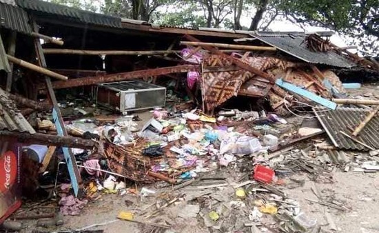 సునామీ విధ్వంసం: 168కి చేరిన మృతులు సునామీ విధ్వంసం: 168కి చేరిన మృతులు