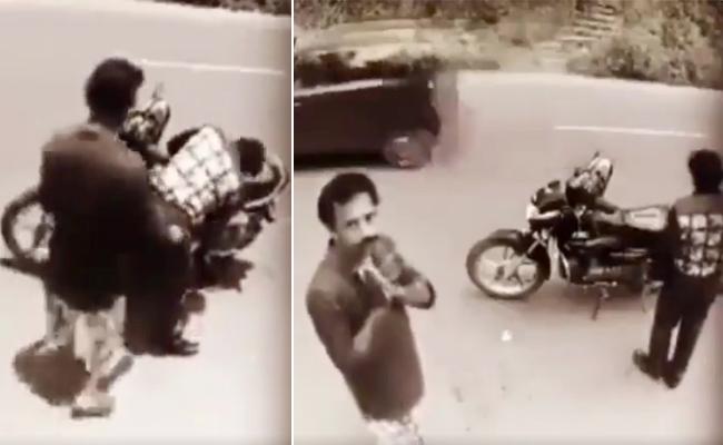 పర్సు దొంగతనం చేసి.. దేవుడు చూశాడని..