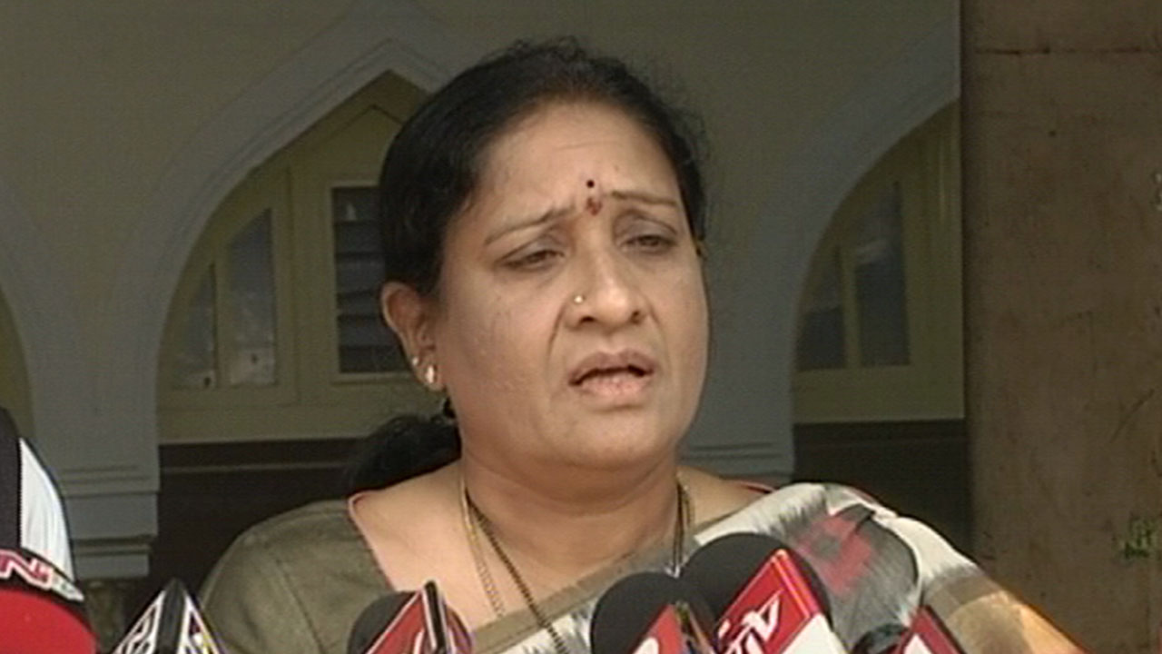 ప్రజలంతా టీఆర్ఎస్ వైపే...అందుకే మేము కూడా: కాంగ్రెస్ ఎమ్మెల్సీలు