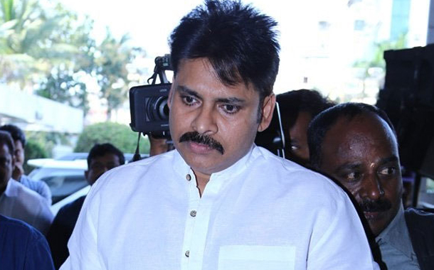 సేనానికి చిక్కులు...అసలు అభిమానులకు ఎందుకు కోపమొచ్చింది?