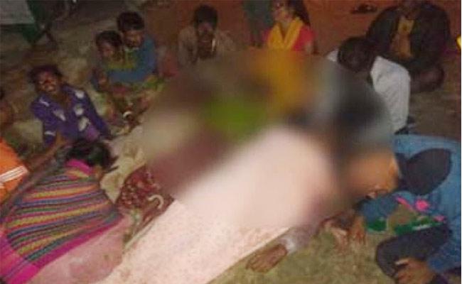 రెచ్చిపోయిన ఉగ్రవాదులు.. ఐదుగురిని కాల్చివేత