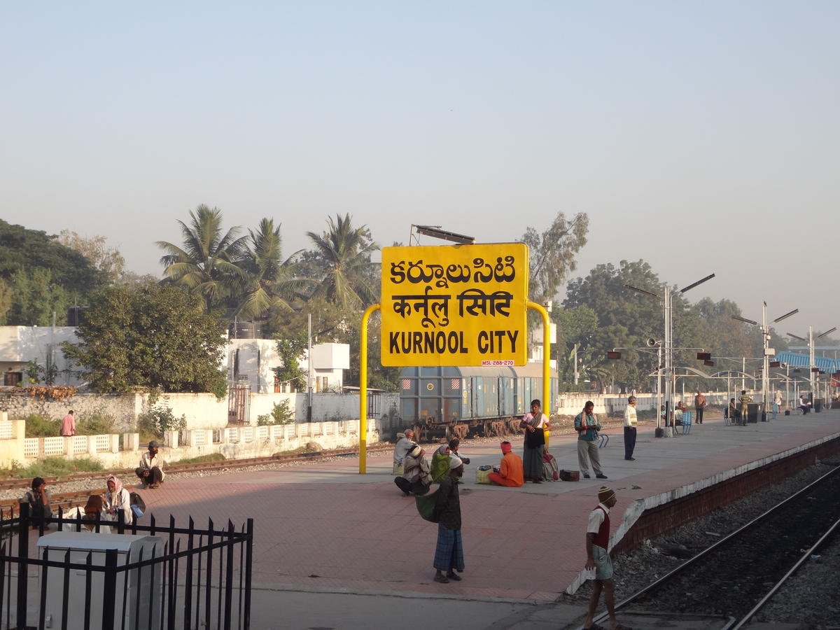 కర్నూల్ జిల్లాలో మహిళల్ని క్రూరంగా చంపేస్తున్నారంటూ..