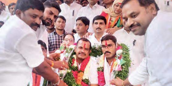 బహిష్కరణ అస్త్రం బూమరాంగ్ అవుతోందా? టి-సర్కార్ యాక్షన్ ప్లాన్ బహిష్కరణ అస్త్రం బూమరాంగ్ అవుతోందా? టి-సర్కార్ యాక్షన్ ప్లాన్