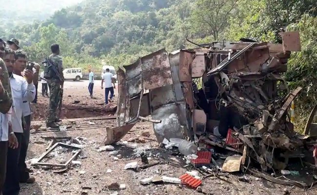 మావోయిస్టుల దుశ్చర్య.. బస్సుపై బాంబు..