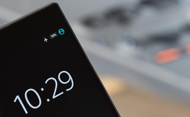 విమాన ప్ర‌యాణంలో ఇంట‌ర్నెట్ సేవ‌లు