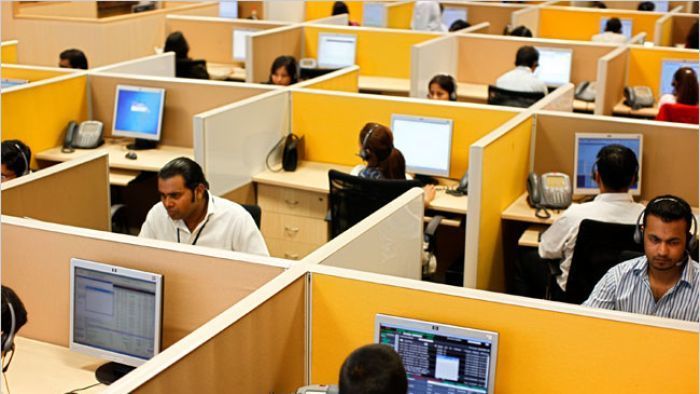 సాఫ్ట్ వేర్ ఉద్యోగులకు గుండెల్లో పరిగెడుతున్న రైళ్లు