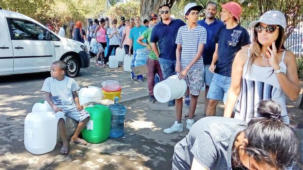 తాగేందుకు నీరు లేక విలవిల్లాడుతున్న కేప్ టౌన్