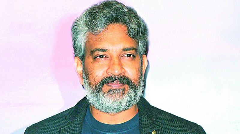 గ్ర‌హాల కోసం రాజ‌మౌళి పూజ‌లు..?