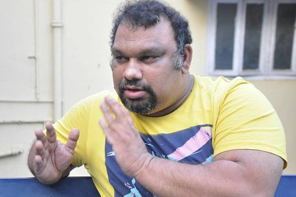 బిగ్ బ్రేకింగ్ : కత్తి మహేష్ ను నగరంనుంచి బహిష్కరించిన పోలీసులు.. స్వామి పరిపూర్ణానందను..