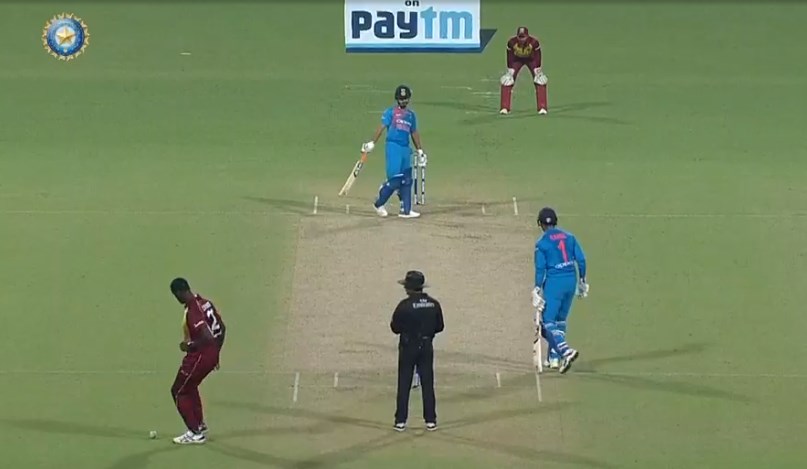 నిలకడగా ఆడుతున్న భారత్..