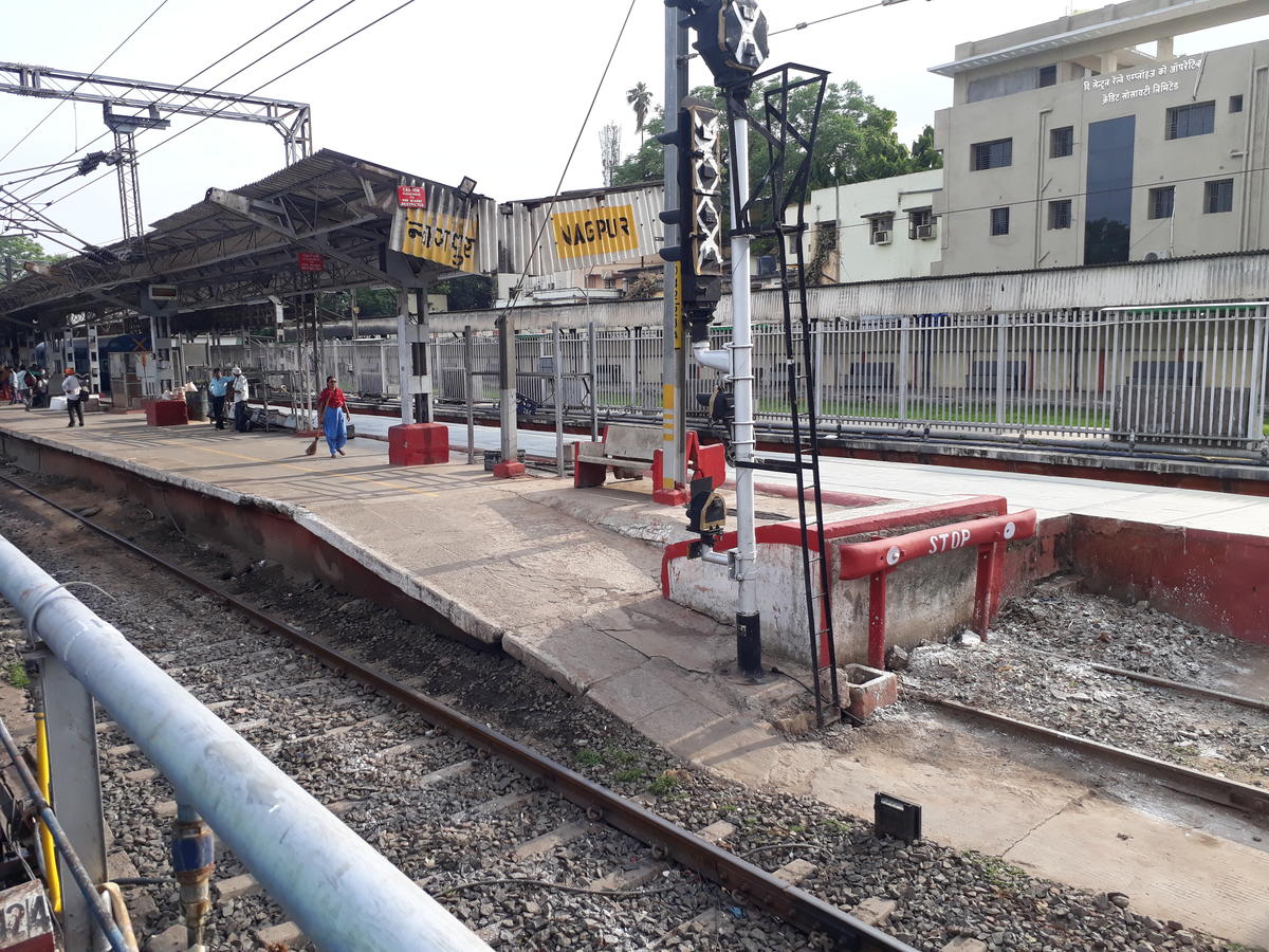 ఆ రైళ్లలో ప్రయాణం చేసే వారికి చేదు వార్త!