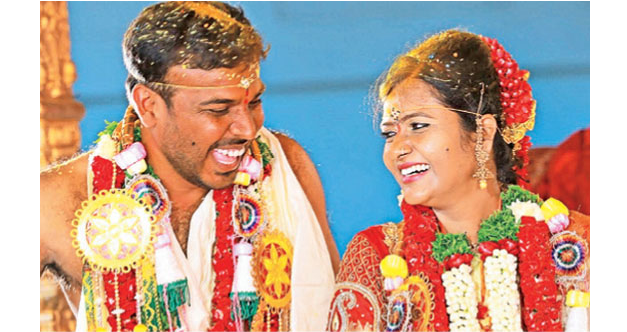 పదిహేనేళ్ల ప్రేమను మృత్యువు కాటేసింది.. కవలలకు జన్మనిచ్చి..