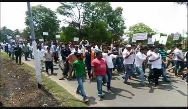 కర్నాటక కాంగ్రెస్లో టికెట్ల లొల్లి కర్నాటక కాంగ్రెస్లో టికెట్ల లొల్లి