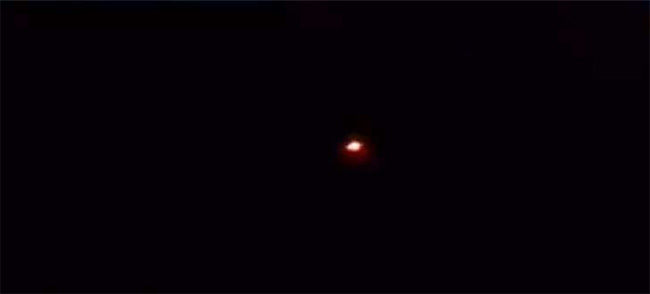 మూడు సార్లు దర్శనమిచ్చిన మకర జ్యోతి మూడు సార్లు దర్శనమిచ్చిన మకర జ్యోతి