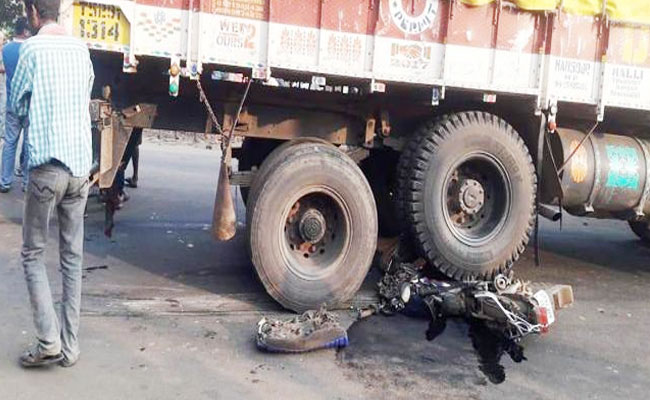 లారీ బీభత్సం.. ఒకరు మృతి..