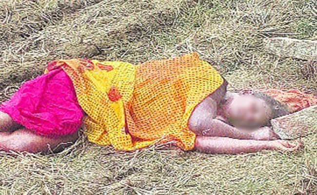 పంట పొలాల్లో వివాహిత హత్య..