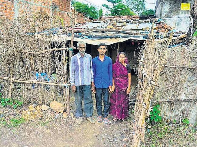 మట్టిలో మాణిక్యం...‘చెత్త’ కుటుంబం నుంచి ఎయిమ్స్‌కు